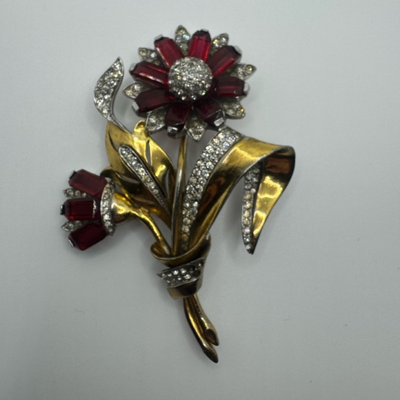 Vintage Flower Brooch - Picture 2 of 5